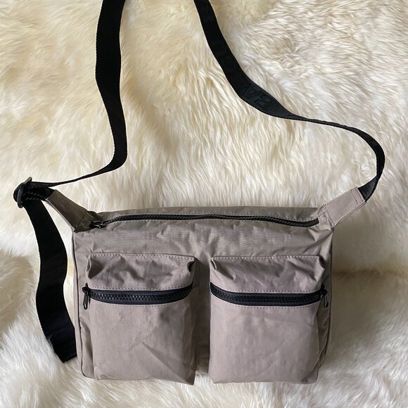 NWT Baggu Medium Cargo Crossbody - Dove - Picture 1 of 8